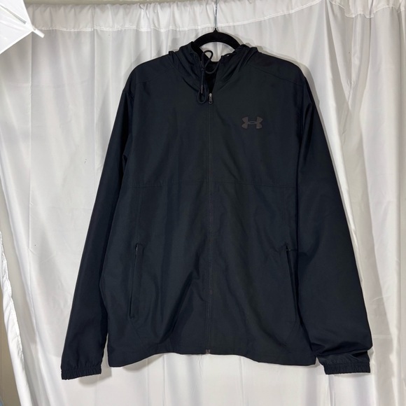 Under Armour Black Lightweight Windbreaker Jacket Sporty Design Size Large - Picture 1 of 3